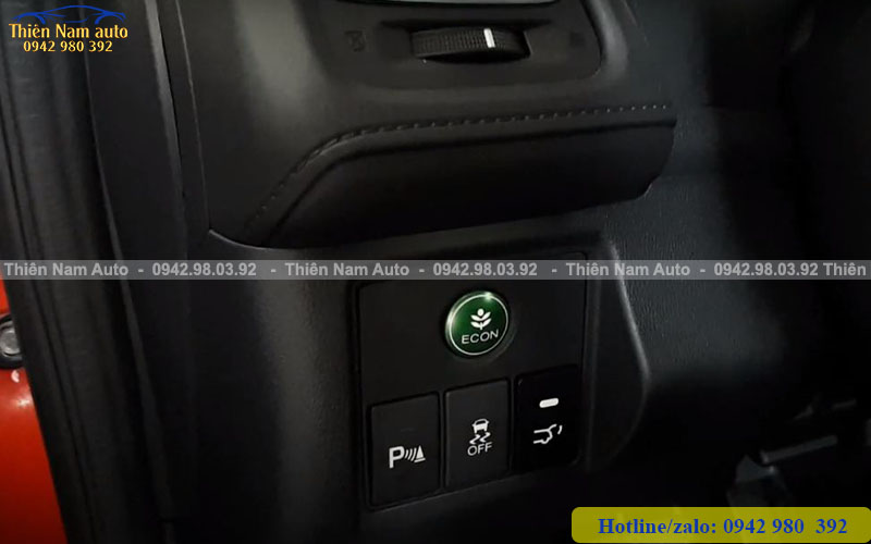 Cốp điện tự động Perfect Car có nút nhấn đóng mở cốp ở khoang lái